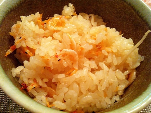 風味が最高♪桜えびの炊き込みご飯